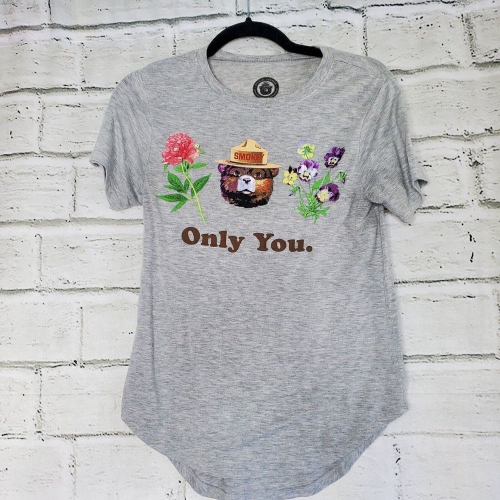 Smokey the Bear Short Sleeve T Shirt Womens Solid Gray floral top Sz XS Casual
